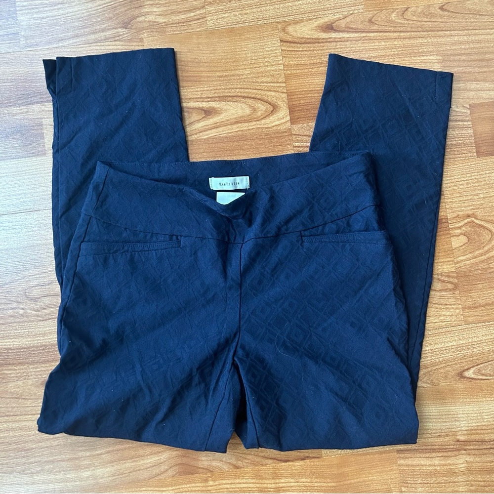 3/$20 Van Heusen cropped stretch skinny Pants